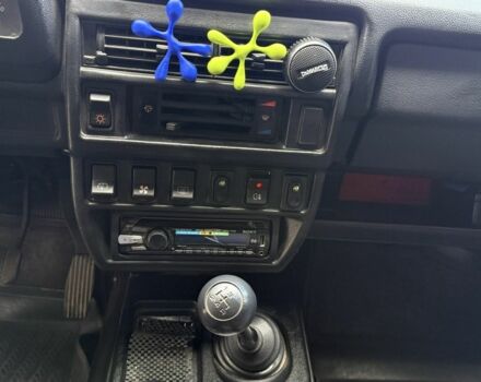 Красный ВАЗ 21214, объемом двигателя 1.7 л и пробегом 60 тыс. км за 4950 $, фото 13 на Automoto.ua