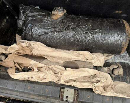 Красный ВАЗ 21214, объемом двигателя 1.7 л и пробегом 123 тыс. км за 4800 $, фото 23 на Automoto.ua