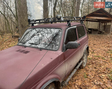 Красный ВАЗ 21214, объемом двигателя 1.7 л и пробегом 100 тыс. км за 4400 $, фото 7 на Automoto.ua