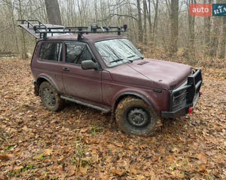 Красный ВАЗ 21214, объемом двигателя 1.7 л и пробегом 100 тыс. км за 4400 $, фото 1 на Automoto.ua