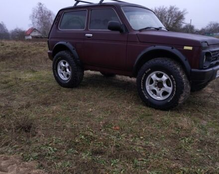 Красный ВАЗ 21214, объемом двигателя 1.7 л и пробегом 223 тыс. км за 3500 $, фото 2 на Automoto.ua