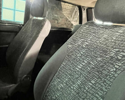 Красный ВАЗ 21214, объемом двигателя 1.7 л и пробегом 196 тыс. км за 2600 $, фото 12 на Automoto.ua