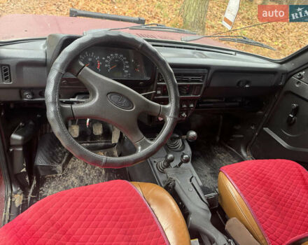 Красный ВАЗ 21214, объемом двигателя 1.7 л и пробегом 100 тыс. км за 4400 $, фото 9 на Automoto.ua