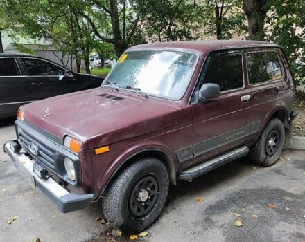 Красный ВАЗ 21214, объемом двигателя 1.7 л и пробегом 93 тыс. км за 4950 $, фото 1 на Automoto.ua