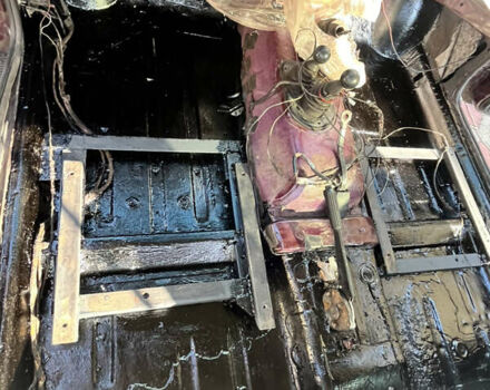 Красный ВАЗ 21214, объемом двигателя 1.7 л и пробегом 196 тыс. км за 2600 $, фото 1 на Automoto.ua