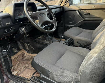 Красный ВАЗ 21214, объемом двигателя 1.7 л и пробегом 123 тыс. км за 4800 $, фото 4 на Automoto.ua