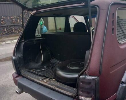 Красный ВАЗ 21214, объемом двигателя 1.69 л и пробегом 230 тыс. км за 3500 $, фото 12 на Automoto.ua