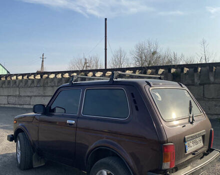 Красный ВАЗ 21214, объемом двигателя 1.69 л и пробегом 71 тыс. км за 5000 $, фото 1 на Automoto.ua