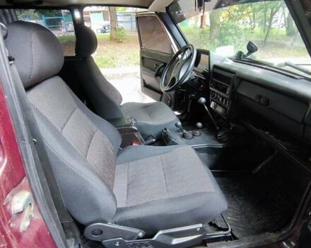 Красный ВАЗ 21214, объемом двигателя 1.7 л и пробегом 93 тыс. км за 4950 $, фото 8 на Automoto.ua