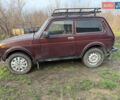 Красный ВАЗ 21214, объемом двигателя 1.7 л и пробегом 123 тыс. км за 4800 $, фото 2 на Automoto.ua