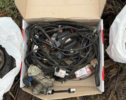 Красный ВАЗ 21214, объемом двигателя 1.7 л и пробегом 123 тыс. км за 4800 $, фото 22 на Automoto.ua