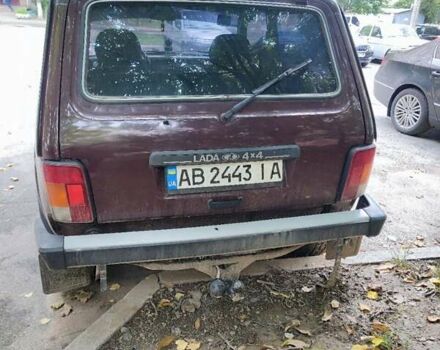 Красный ВАЗ 21214, объемом двигателя 1.7 л и пробегом 93 тыс. км за 4950 $, фото 3 на Automoto.ua