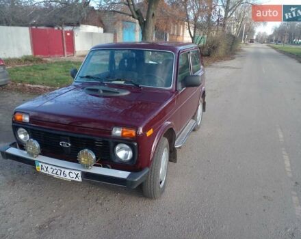 Красный ВАЗ 21214, объемом двигателя 1.7 л и пробегом 65 тыс. км за 5500 $, фото 4 на Automoto.ua