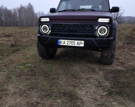 Красный ВАЗ 21214, объемом двигателя 1.7 л и пробегом 223 тыс. км за 3500 $, фото 11 на Automoto.ua