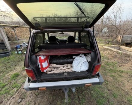 Красный ВАЗ 21214, объемом двигателя 1.7 л и пробегом 123 тыс. км за 5200 $, фото 7 на Automoto.ua