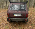 Красный ВАЗ 21214, объемом двигателя 1.7 л и пробегом 100 тыс. км за 4400 $, фото 6 на Automoto.ua