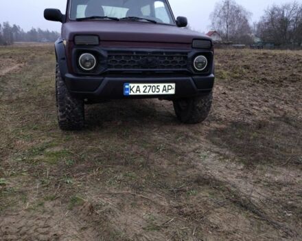 Красный ВАЗ 21214, объемом двигателя 1.7 л и пробегом 223 тыс. км за 3500 $, фото 1 на Automoto.ua