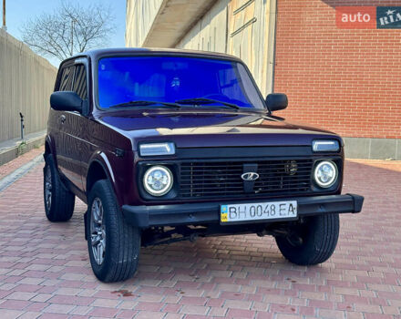 Червоний ВАЗ 21214, об'ємом двигуна 1.7 л та пробігом 160 тис. км за 4200 $, фото 56 на Automoto.ua