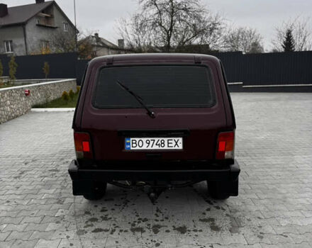 Красный ВАЗ 21214, объемом двигателя 1.7 л и пробегом 200 тыс. км за 3600 $, фото 3 на Automoto.ua