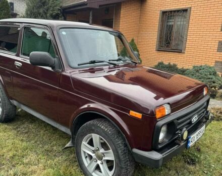 Красный ВАЗ 21214, объемом двигателя 1.7 л и пробегом 160 тыс. км за 5500 $, фото 3 на Automoto.ua