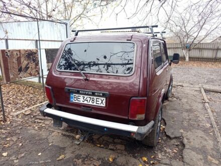 Красный ВАЗ 21214, объемом двигателя 1.7 л и пробегом 1000 тыс. км за 4000 $, фото 1 на Automoto.ua