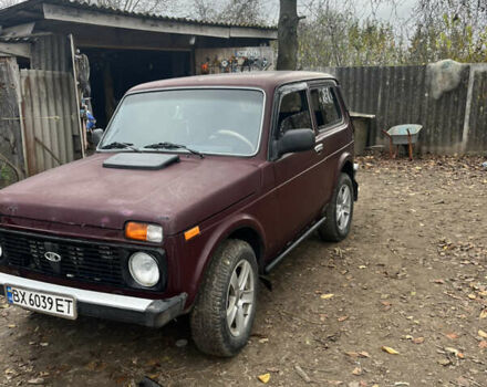 Красный ВАЗ 21214, объемом двигателя 1.69 л и пробегом 164 тыс. км за 3000 $, фото 1 на Automoto.ua