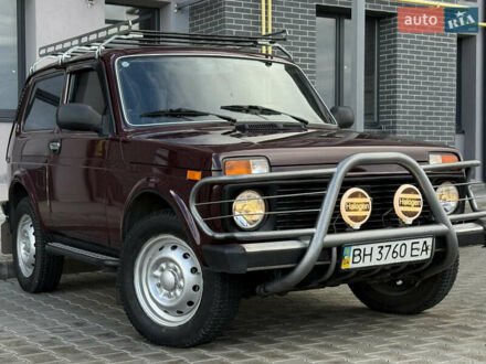 Красный ВАЗ 21214, объемом двигателя 1.7 л и пробегом 60 тыс. км за 4950 $, фото 1 на Automoto.ua