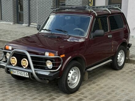 Красный ВАЗ 21214, объемом двигателя 1.7 л и пробегом 60 тыс. км за 4950 $, фото 1 на Automoto.ua