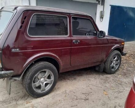 Червоний ВАЗ 21214, об'ємом двигуна 1.7 л та пробігом 291 тис. км за 3700 $, фото 1 на Automoto.ua