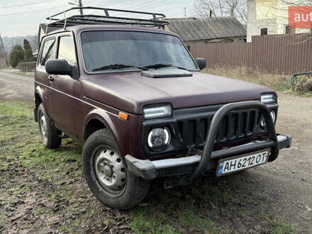 Красный ВАЗ 21214, объемом двигателя 1.69 л и пробегом 80 тыс. км за 3500 $, фото 1 на Automoto.ua