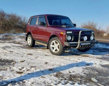 Красный ВАЗ 21214, объемом двигателя 1.7 л и пробегом 81 тыс. км за 4500 $, фото 1 на Automoto.ua