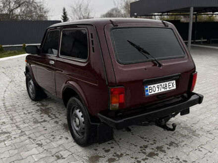 Красный ВАЗ 21214, объемом двигателя 1.7 л и пробегом 200 тыс. км за 3600 $, фото 1 на Automoto.ua