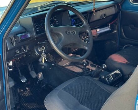 Синий ВАЗ 21214, объемом двигателя 1.7 л и пробегом 130 тыс. км за 3500 $, фото 5 на Automoto.ua