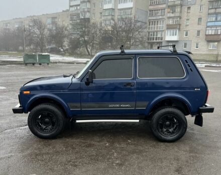 Синий ВАЗ 21214, объемом двигателя 1.7 л и пробегом 180 тыс. км за 3800 $, фото 2 на Automoto.ua