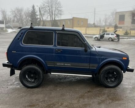 Синий ВАЗ 21214, объемом двигателя 1.7 л и пробегом 180 тыс. км за 3800 $, фото 1 на Automoto.ua