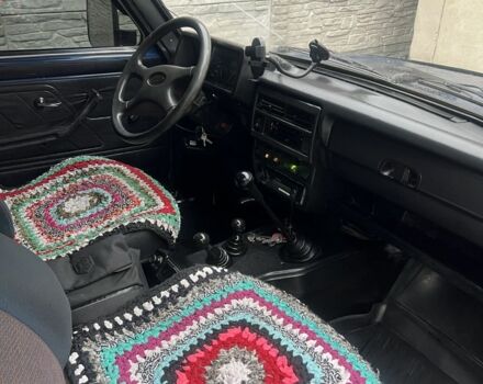 Синий ВАЗ 21214, объемом двигателя 1.7 л и пробегом 180 тыс. км за 3800 $, фото 4 на Automoto.ua