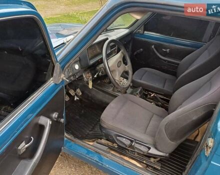 Синий ВАЗ 21214, объемом двигателя 1.7 л и пробегом 186 тыс. км за 3200 $, фото 8 на Automoto.ua