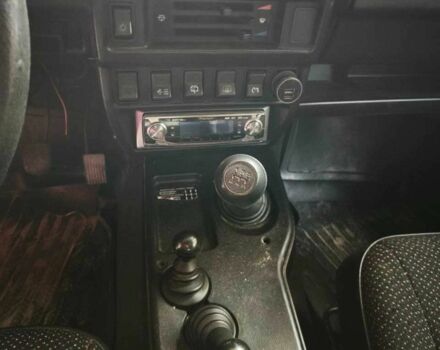 Синий ВАЗ 21214, объемом двигателя 1.7 л и пробегом 74 тыс. км за 4300 $, фото 12 на Automoto.ua