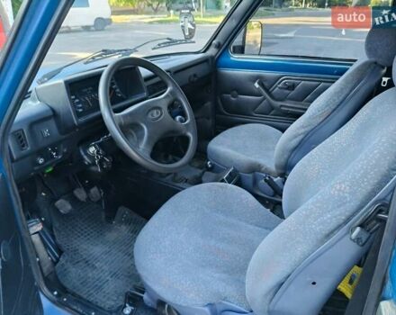 Синий ВАЗ 21214, объемом двигателя 1.7 л и пробегом 106 тыс. км за 5100 $, фото 7 на Automoto.ua