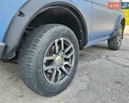 Синий ВАЗ 21214, объемом двигателя 1.7 л и пробегом 106 тыс. км за 5100 $, фото 4 на Automoto.ua