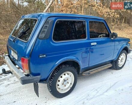 Синий ВАЗ 21214, объемом двигателя 1.7 л и пробегом 83 тыс. км за 3200 $, фото 5 на Automoto.ua