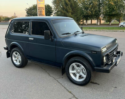 Синий ВАЗ 21214, объемом двигателя 1.7 л и пробегом 204 тыс. км за 4999 $, фото 2 на Automoto.ua