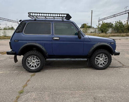 Синий ВАЗ 21214, объемом двигателя 1.7 л и пробегом 167 тыс. км за 5000 $, фото 2 на Automoto.ua