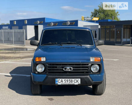 Синий ВАЗ 21214, объемом двигателя 1.7 л и пробегом 180 тыс. км за 5700 $, фото 2 на Automoto.ua