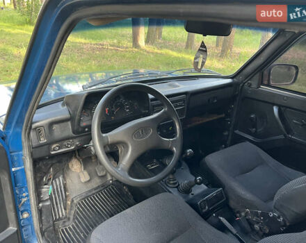 Синий ВАЗ 21214, объемом двигателя 1.7 л и пробегом 220 тыс. км за 3500 $, фото 11 на Automoto.ua