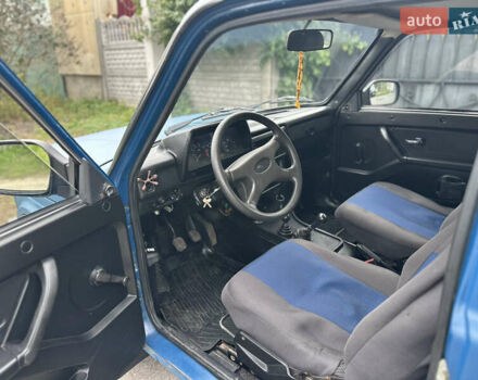 Синий ВАЗ 21214, объемом двигателя 1.69 л и пробегом 100 тыс. км за 3500 $, фото 8 на Automoto.ua