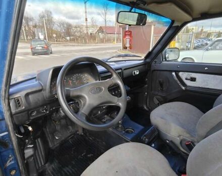 Синій ВАЗ 21214, об'ємом двигуна 1.7 л та пробігом 202 тис. км за 3800 $, фото 5 на Automoto.ua