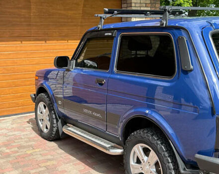 Синий ВАЗ 21214, объемом двигателя 1.7 л и пробегом 86 тыс. км за 7900 $, фото 5 на Automoto.ua