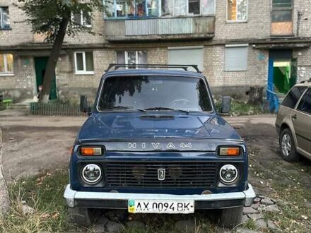 Синий ВАЗ 21214, объемом двигателя 1.69 л и пробегом 135 тыс. км за 3500 $, фото 1 на Automoto.ua