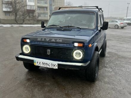 Синий ВАЗ 21214, объемом двигателя 1.7 л и пробегом 180 тыс. км за 3800 $, фото 1 на Automoto.ua